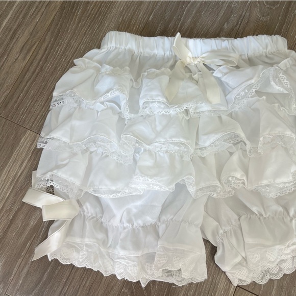 White Frill Shorts XS - Picture 6 of 6
